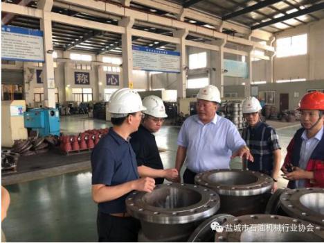 天津市閥門泵業(yè)商會部分企業(yè)家來我市考察閥門企業(yè)