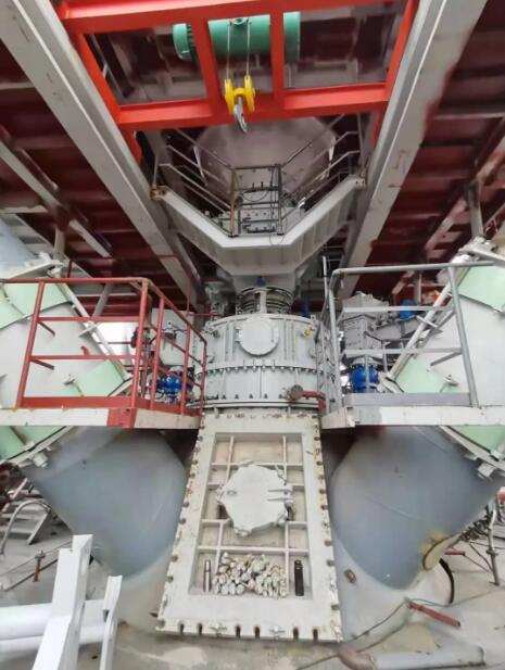 (富氫碳循環(huán)氧氣高爐爐頂裝料設(shè)備) (富氫碳循環(huán)氧氣高爐爐頂裝料設(shè)備)