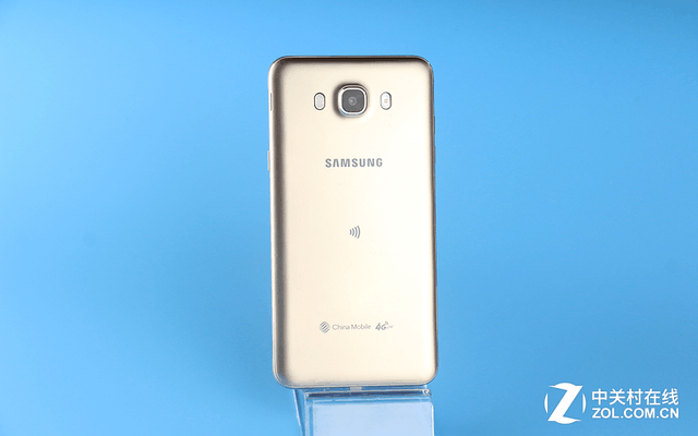 升級金屬邊框 三星Galaxy J7(2016)評測